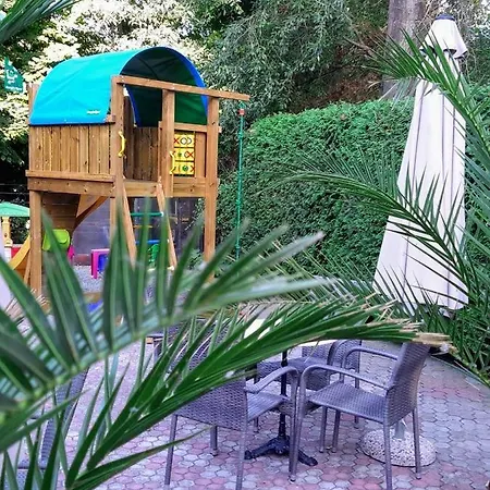 Aqua בית הארחה 2*