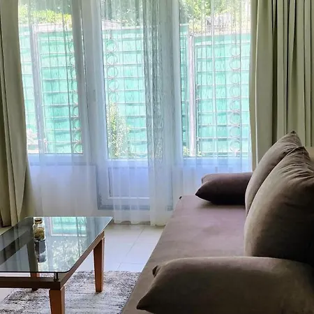 Aqua בית הארחה 2*